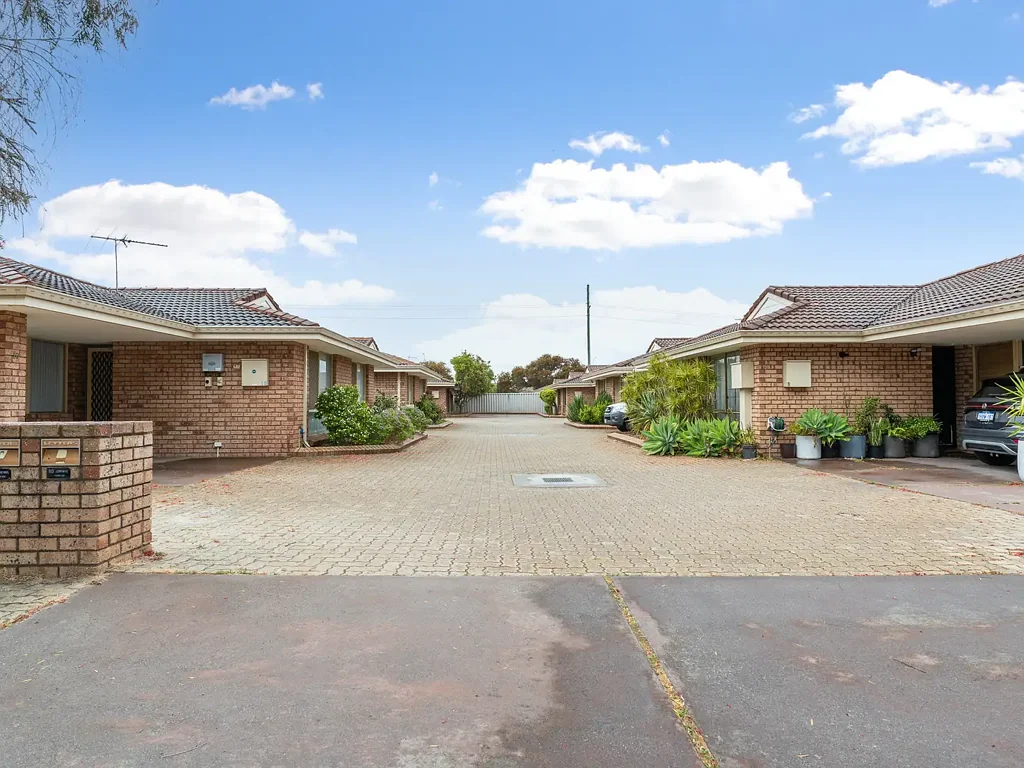 Your Convenient Queens Park Lifestyle Awaits!