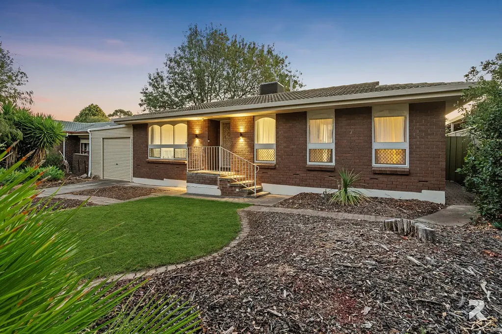 24 Mcewin Avenue, Redwood Park, SA 5097
