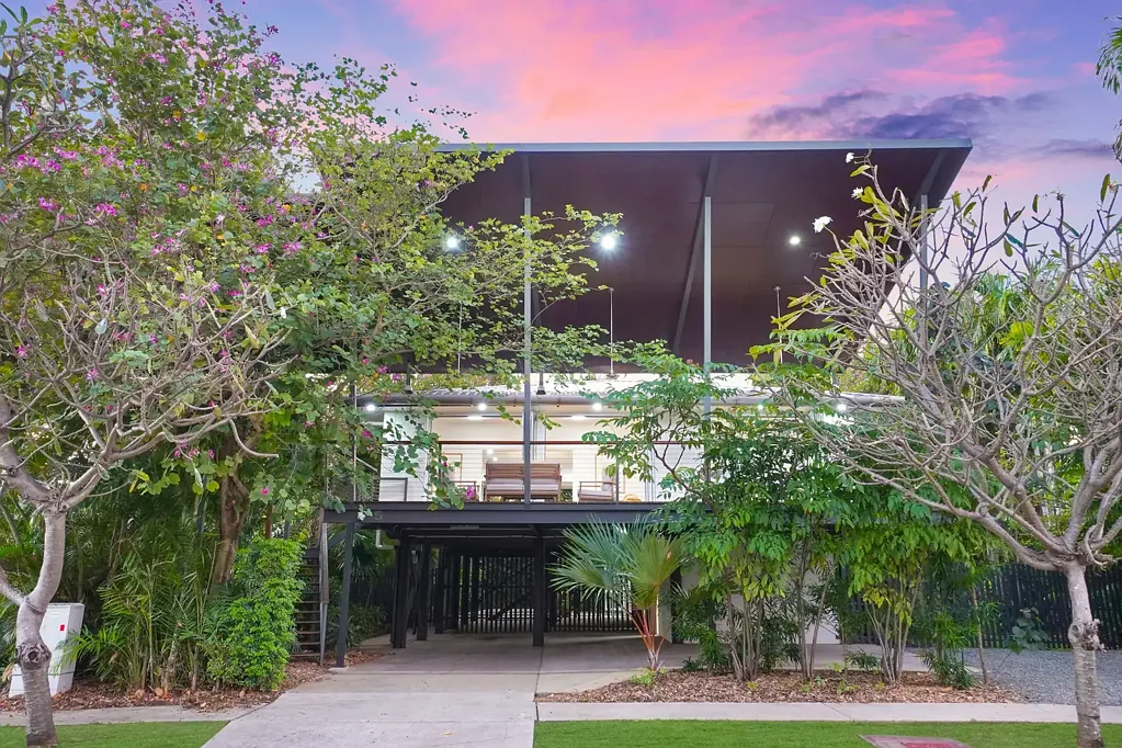 Nightcliff 4Habitaciones One of Nightcliff's best streets featuring 'Lantana Beach House'