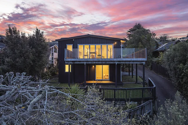 46 Parr Terrace, Castor Bay, North Shore City