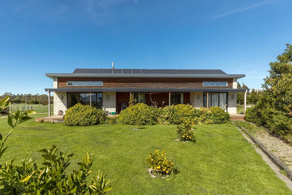 Riverlands 5Kwarto LIFESTYLE LIVING | Just 10 Minutes From Town