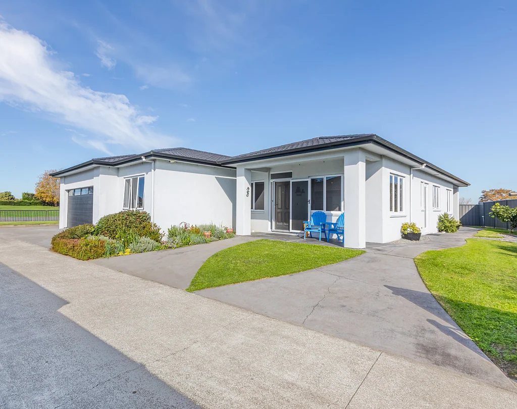 Clive 4 Bedroom Modern family home in Clive