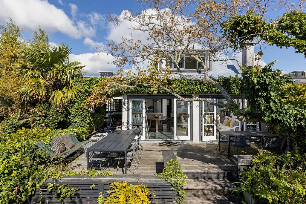 Otumoetai 4 Bedroom Stunning Waterfront Views with Opportunity!!