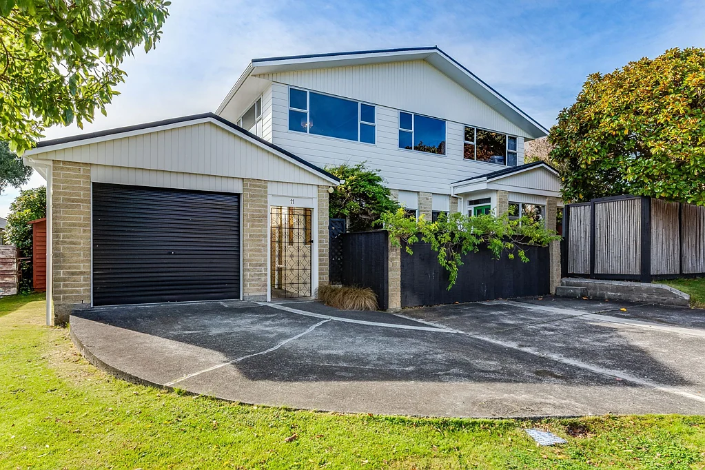Whitby 6房  Well-Designed Family Living with Inlet Views