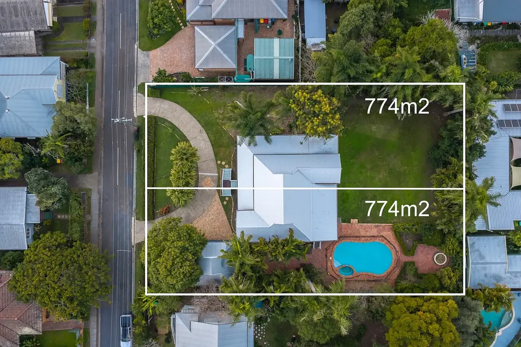 Toowong 3બેડરૂમ Rare Toowong Opportunity - 1548m² on Two Titles