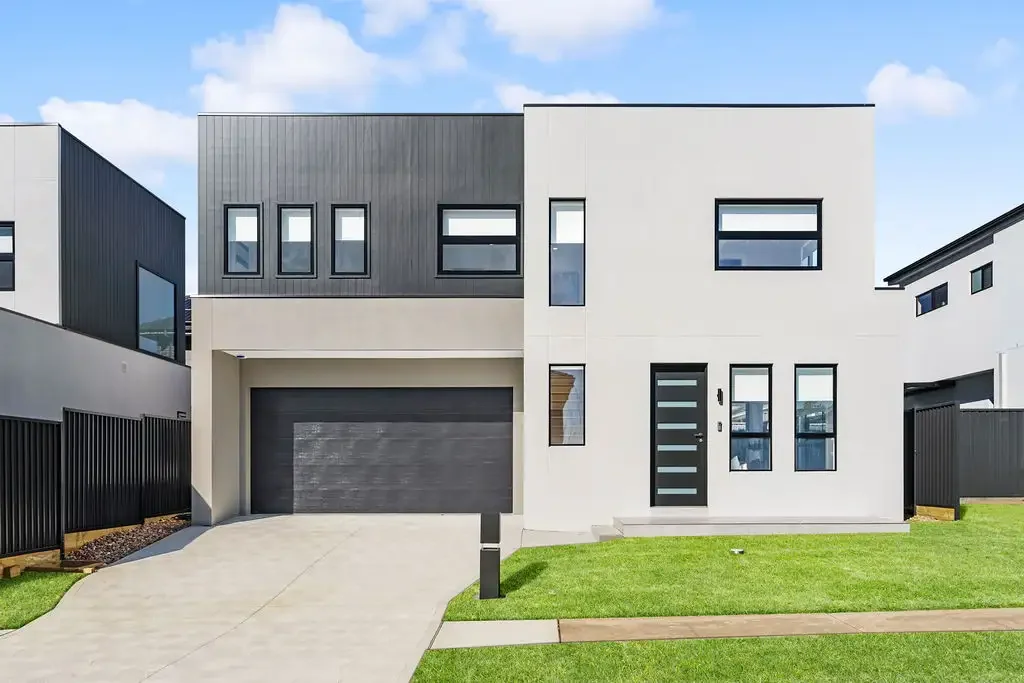 Gregory Hills 3 Bedroom New Build, Premium Finish, Prime Location