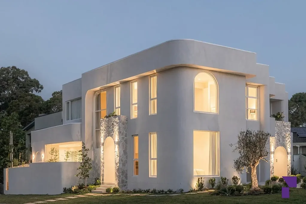 Greenacre 5બેડરૂમ Striking new duplex fuses considered architecture with luxurious appointments