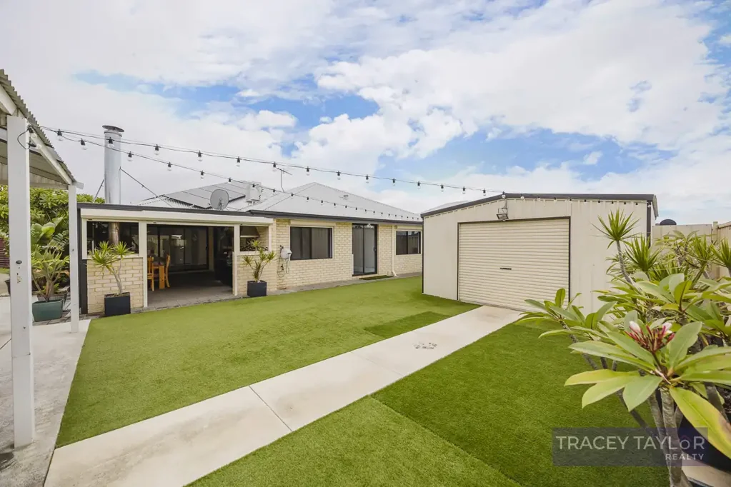 Ridgewood 4Zimmer Lovely Inside, Loaded Outside - Garage, Workshop, High Carport & Endless Parking
