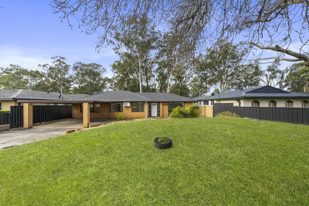 Glenfield 4Kwarto Family Comfort Meets Modern Living in a Peaceful Reserve-Side Setting