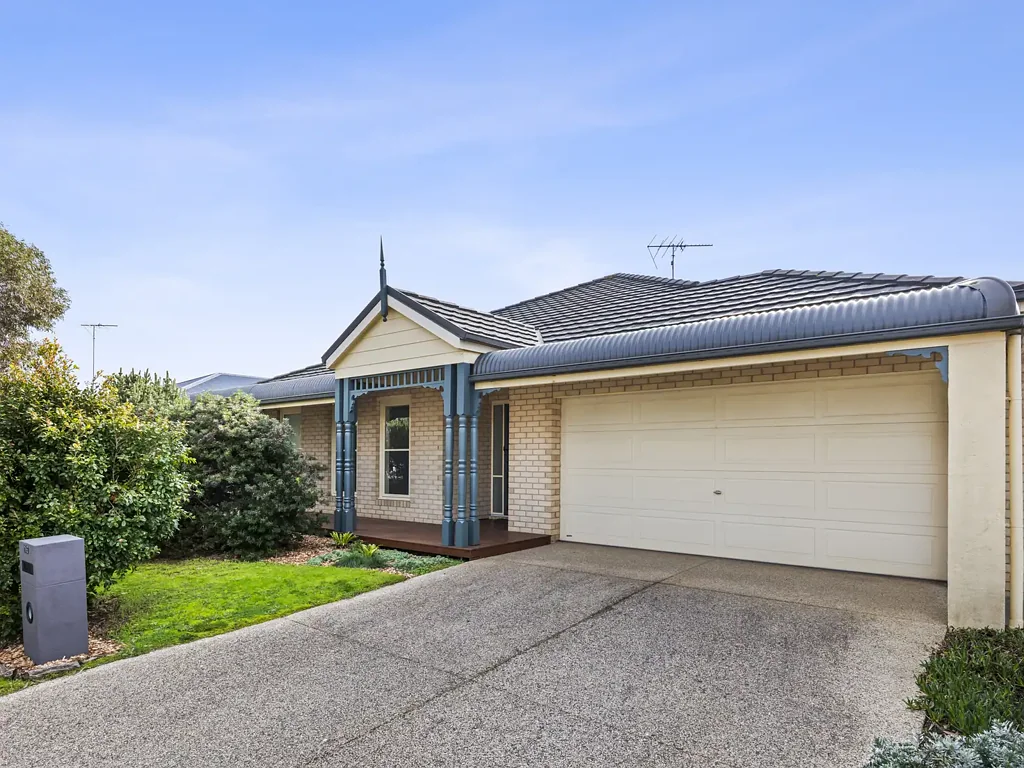 Torquay 4Moenga Light-Filled Coastal Living Just Moments From The Beach