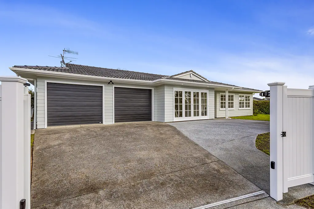 Pakuranga Heights 4房  Luxury Family Home With Stand Out Features