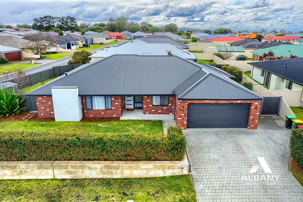 2 Stoddart Corner, Mckail, WA 6330