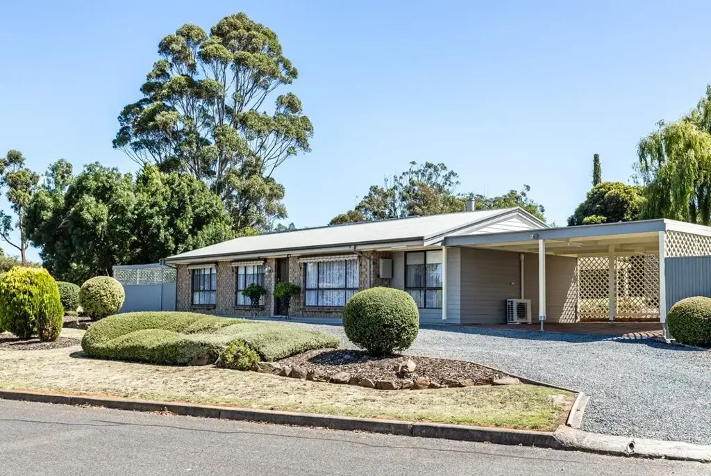Mount Barker 3房  Charming Hillside Living with Space, Comfort & Convenience