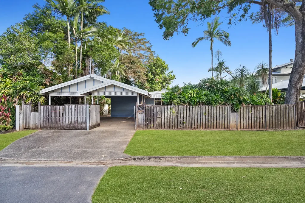 29 Hall Street, Edge Hill, QLD 4870
