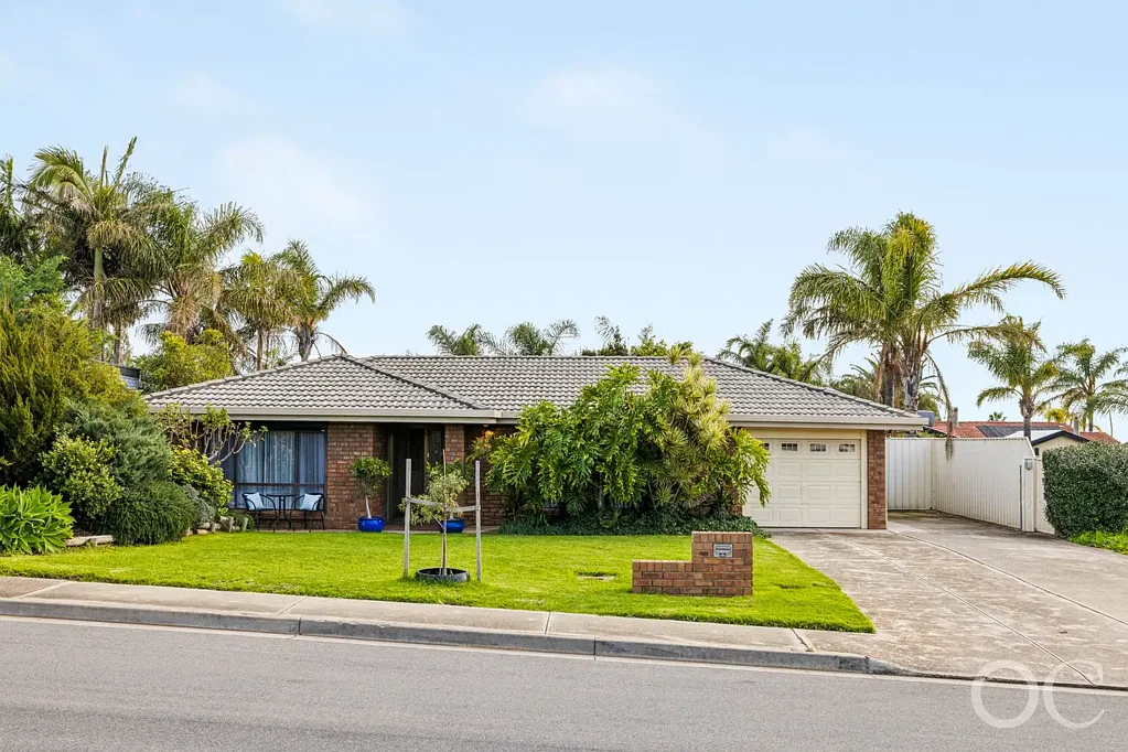 Hallett Cove 4Habitaciones Open the Door to Family Space & Exceptional Storage