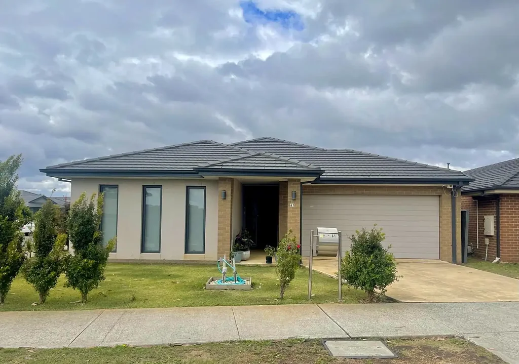 Family Living Redefined – 61 Eliburn Drive, Cranbourne East!
