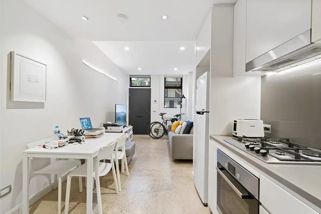 UNIQUE WORK/LIVE PET FRIENDLY TERRACE NO AIR B&B TENANT