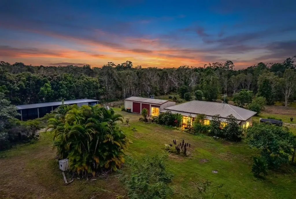 Wallu Large House on Rural Lifestyle Block