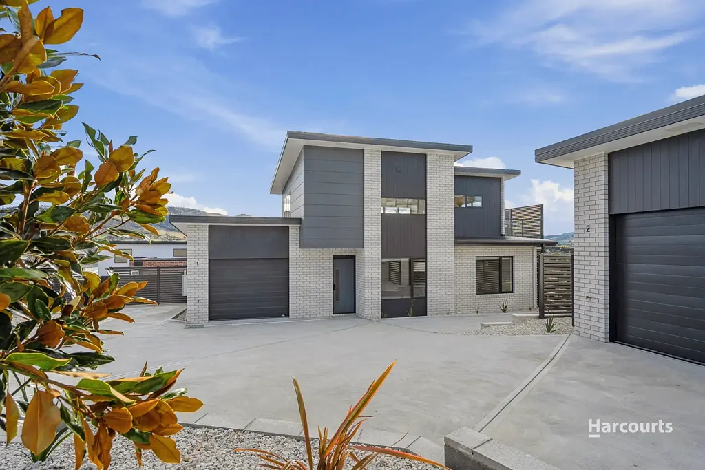 1 & 2/11 Olympic Avenue, Midway Point, TAS 7171