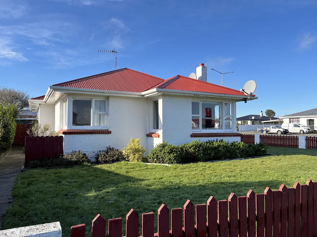 Tidy three bedroom home!