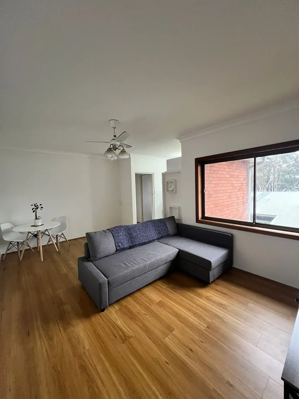 Campsie 2房 Campsie宁静绿街 顶层2卧公寓 新厨石台面 靠学校公园 交通便利 Renovated North East Facing 2 bedroom Unit