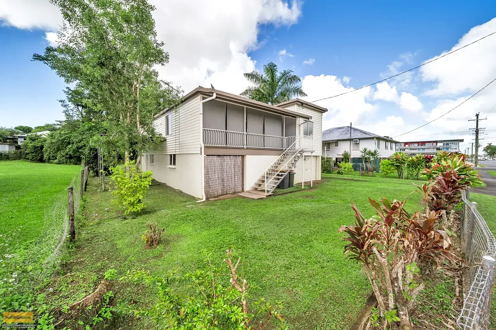 Innisfail 4房  Large Family Home in the heart of town.
