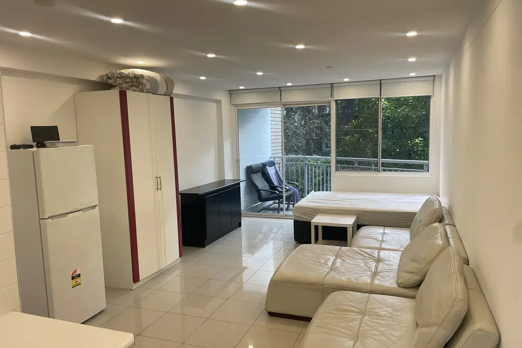 Bright Renovated Studio with Balcony in Vibrant Inner-City Location
