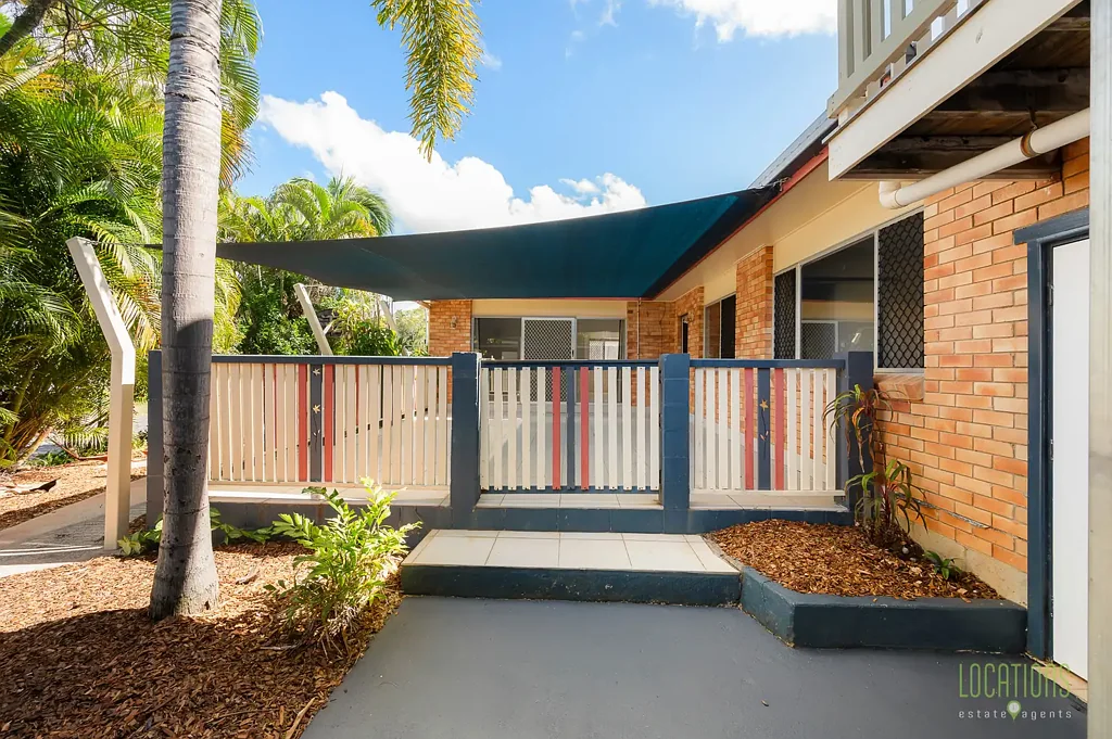 Sun Valley 4Habitaciones FOUR BEDROOM, THREE BATHROOM HOME WITHIN WALKING DISTANCE TO SHOPS & SCHOOLS