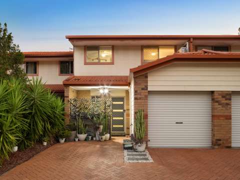 Coomera 3 Bedroom Renovated Townhouse in Coomera - Perfect Location & Modern Touches!