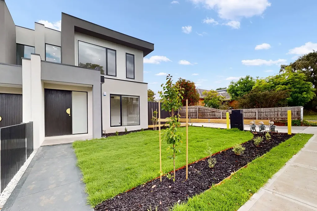 Brand New, Stylish Front Townhouse in a Superb Location