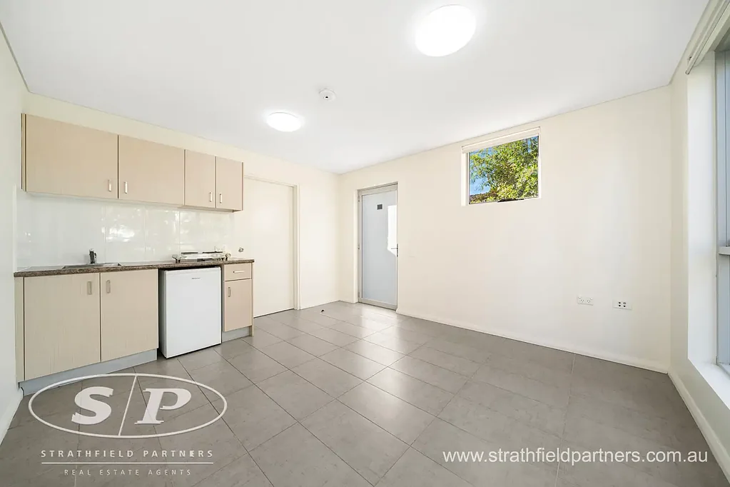 Modern Studio in Merrylands