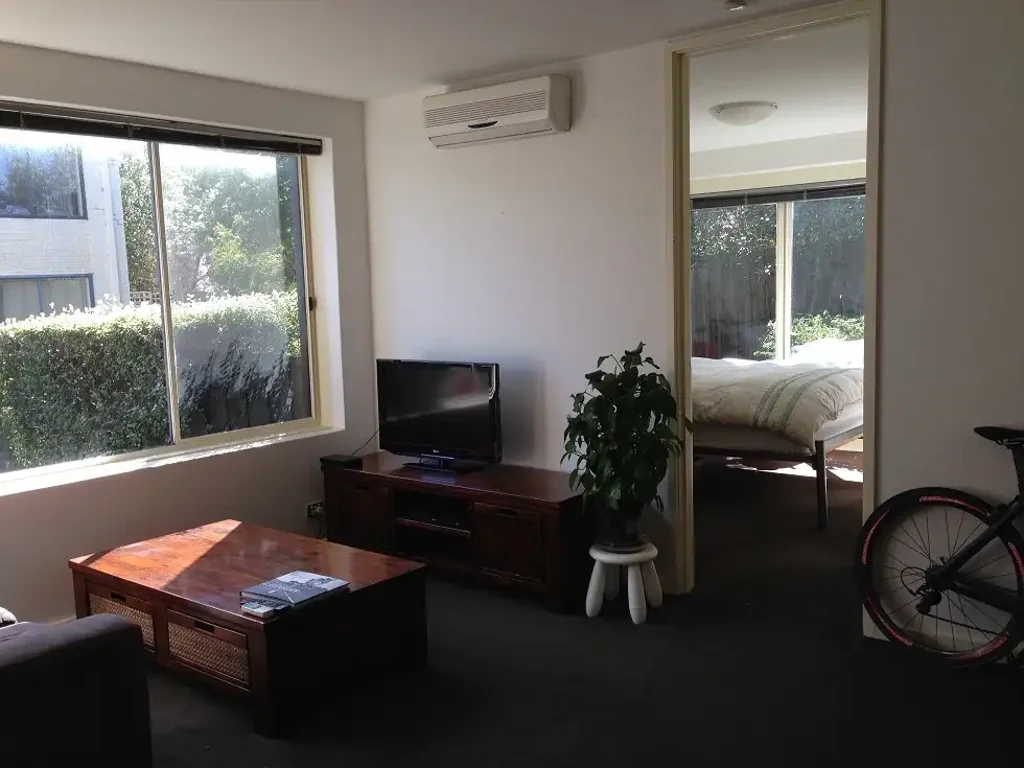 Charming Flemington Gem: 1-Bedroom Apartment