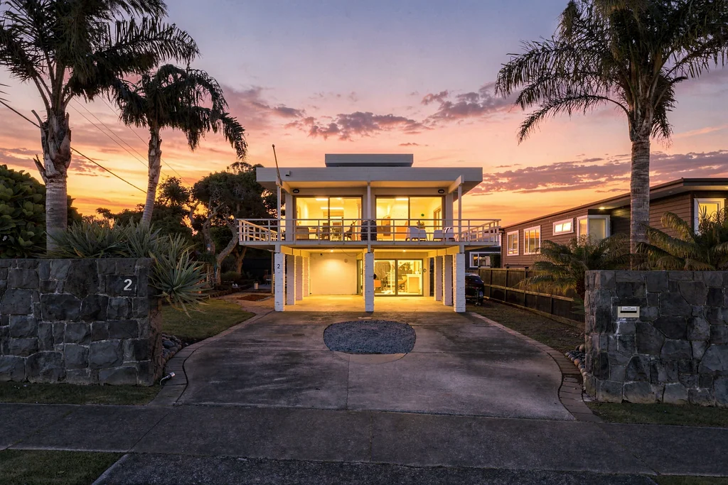 Rothesay Bay 4Kwarto Retro Chic - Remarkable Opportunity
