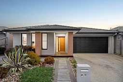 14 Fall Street, Charlemont