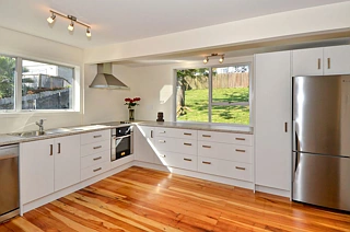 2/729 Beach Road, Browns Bay, North Shore City