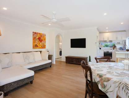 2/18 Nankeen Avenue, Paradise Point, QLD 4216, 2 Bedrooms, 1 Bathrooms, Apartment