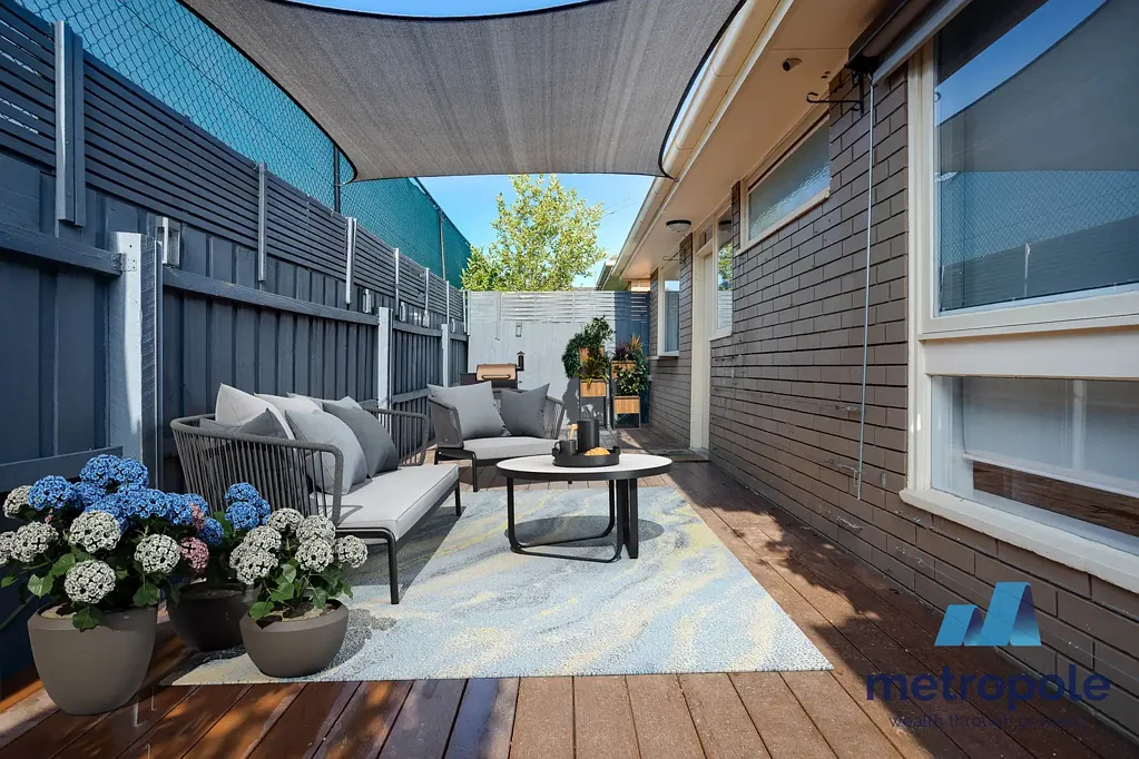 MODERN OASIS A 350M WALK TO THE BEACH!