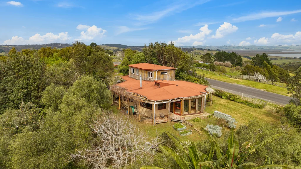 Kaukapakapa Earth Manor a sustainable lifestyle paradise