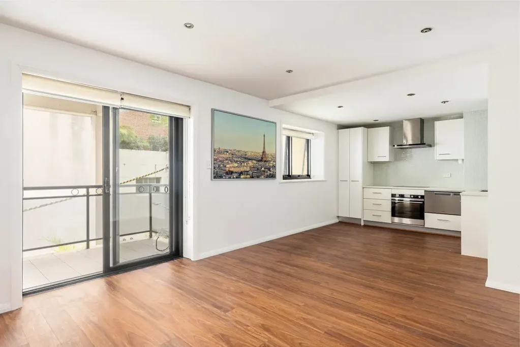 Unfurnished, pets considered