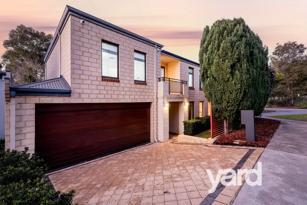 Claremont 4 Bedroom Immaculate Street Front Residence with Park Views