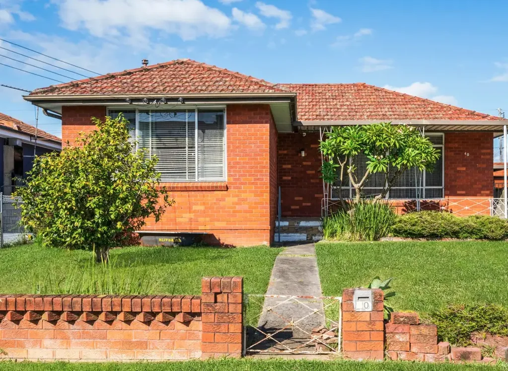 MODERN COMFORT MEETS PRIME LOCATION! BEAUTIFULLY UPDATED 4-BEDROOM HOME