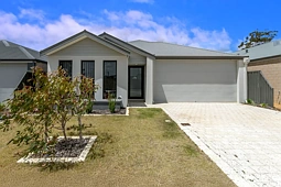 13 Bikram Circuit, Southern River