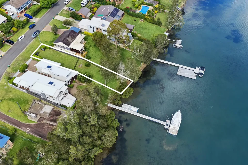 Wyee Point North facing absolute waterfront land