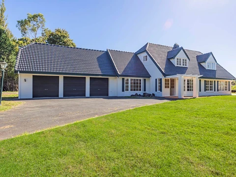 Takanini 6 Bedroom 1.37ha Future Urban Zone  Rare Opportunity