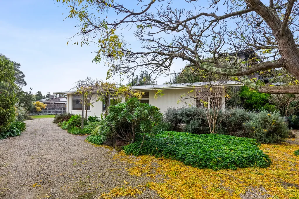 Coastal charm in perfect locale