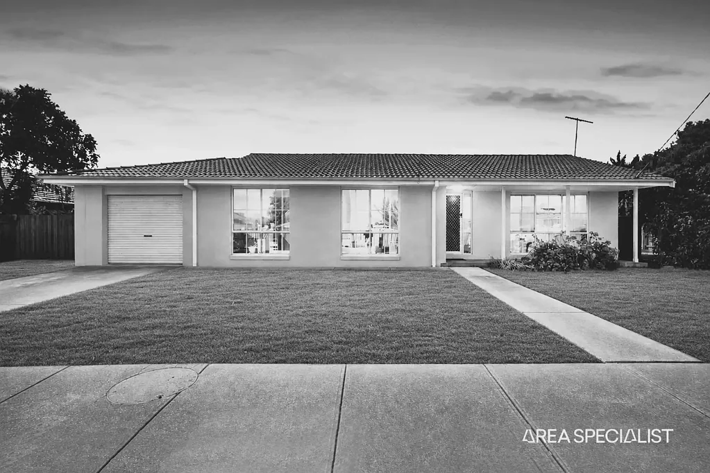 1/3 Raymond Street, Melton South, VIC 3338