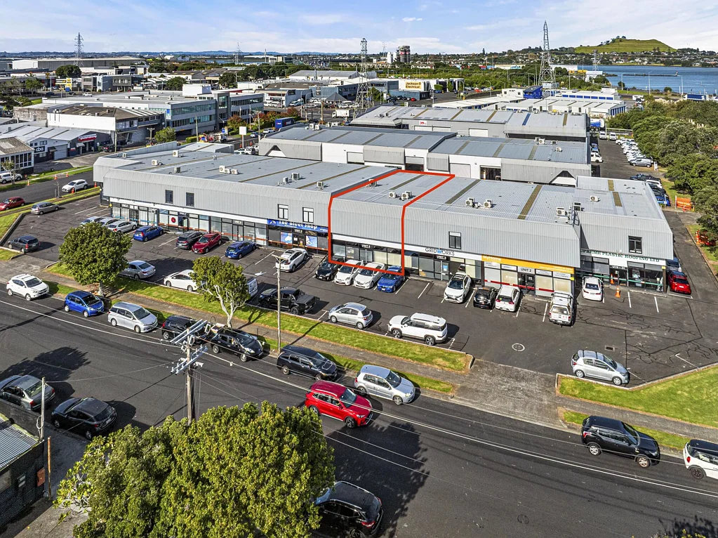 Onehunga High-profile Onehunga industrial - 218sqm