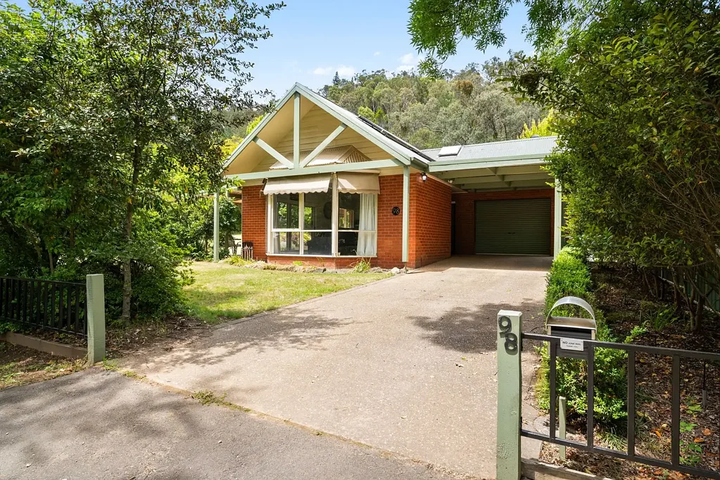 98 Delany Avenue, Bright, VIC 3741