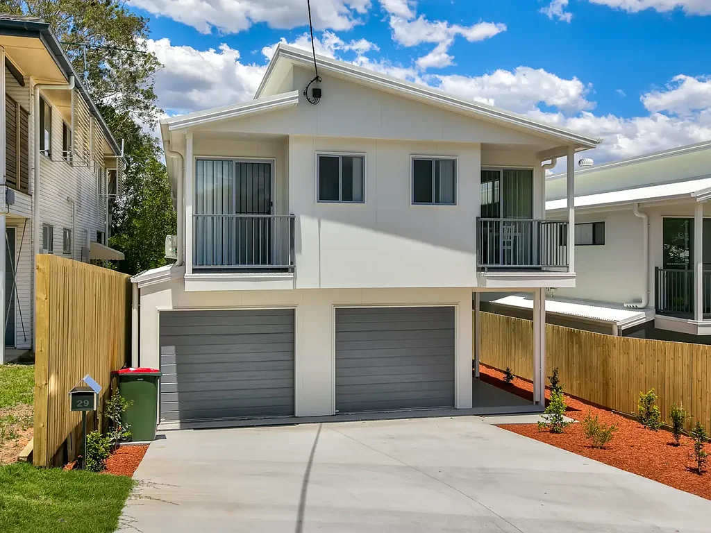 FULLY FURNISHED, DESIGNER STUDIO APARTMENT– BILLS INCLUDED!