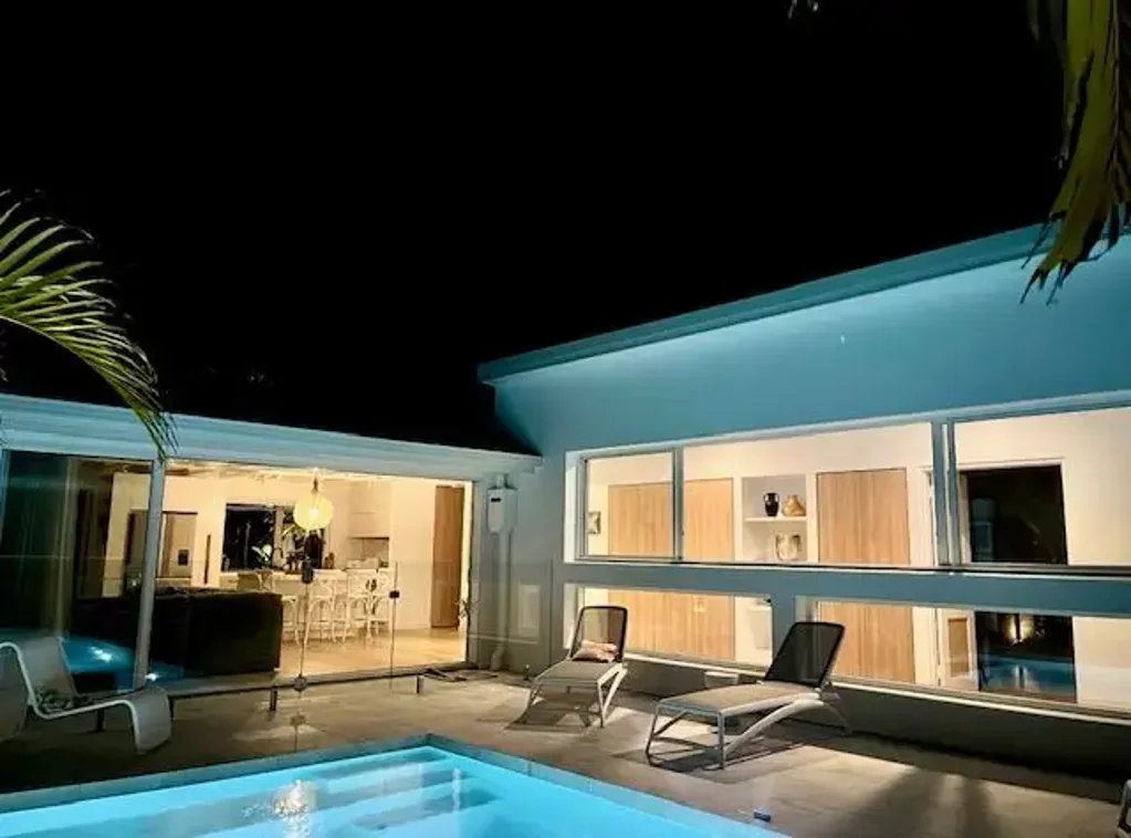 Stylish Coastal Living - Spacious, Comfortable & Ideally Positioned